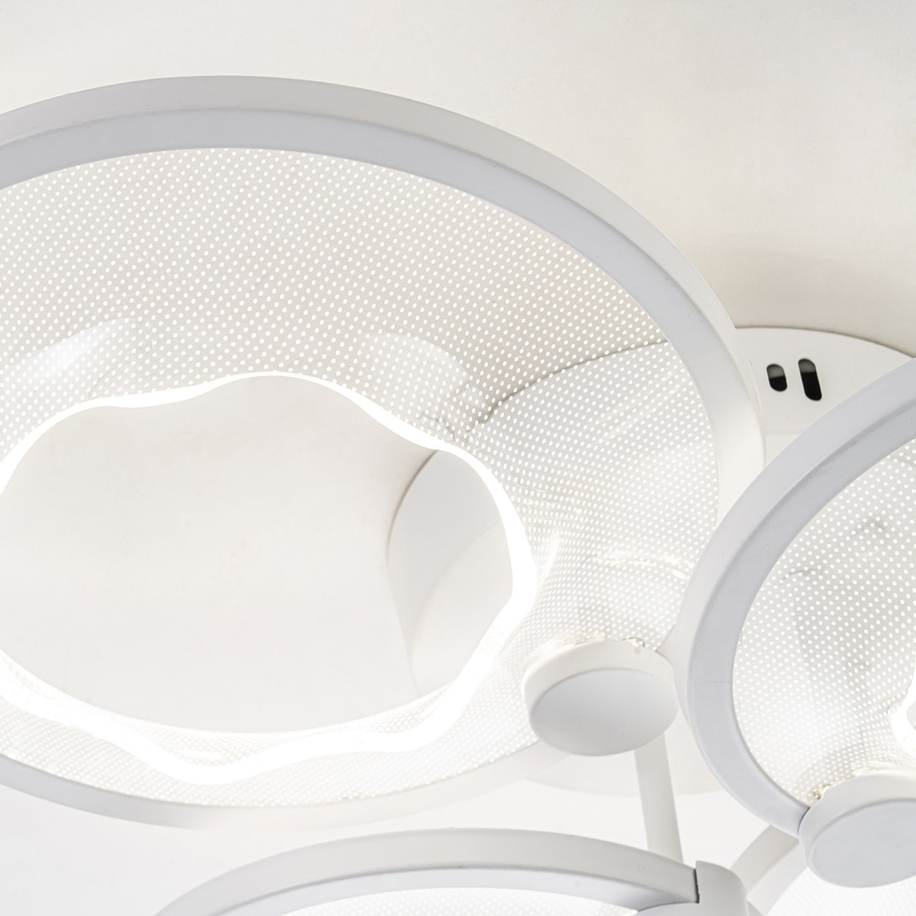 Потолочная люстра Escada 10261/4LED