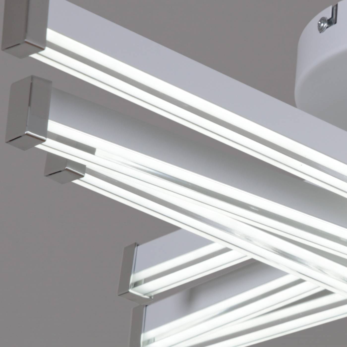 Потолочная люстра Reluce 82090-0.3-06 WH