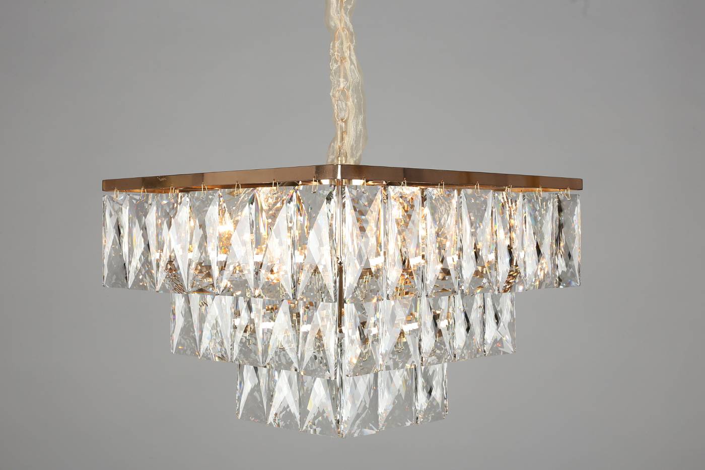 Подвесная хрустальная люстра Arenella Omnilux OML-72603-08