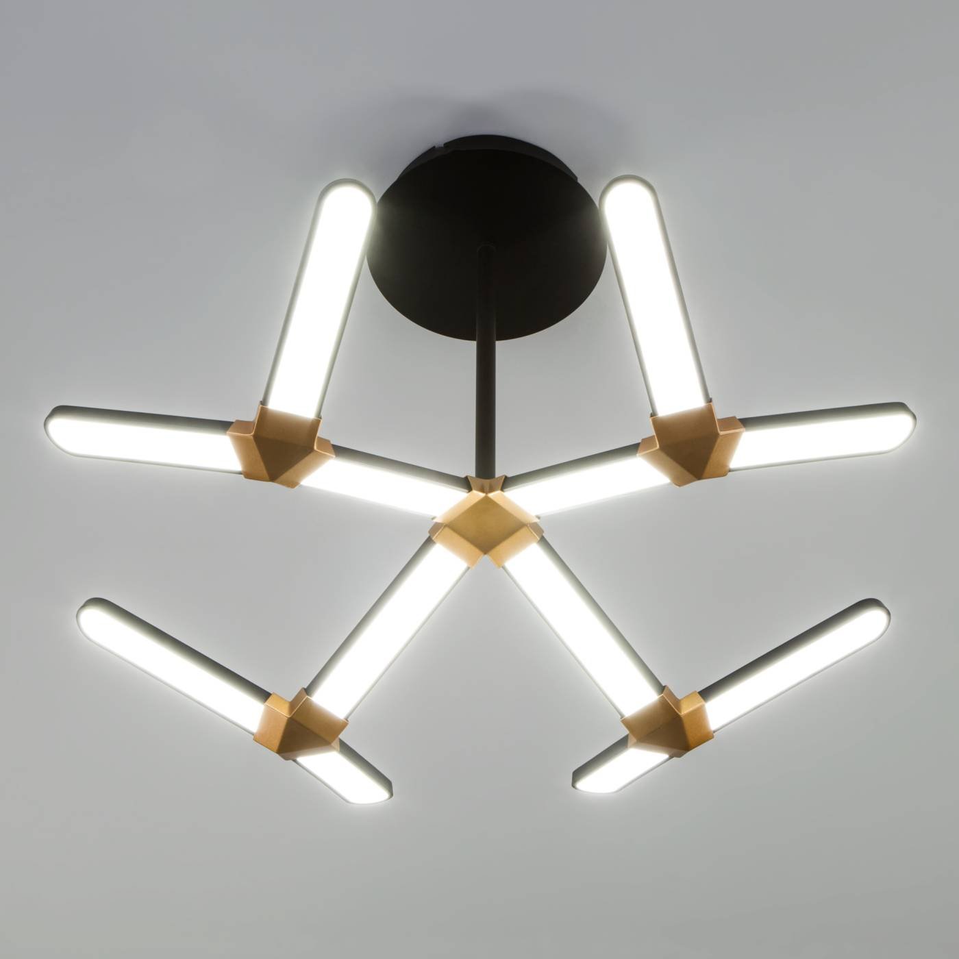 90147/4 черный/золото Потолочная светодиодная люстра Kyoto Eurosvet 90147/4 черный/золото