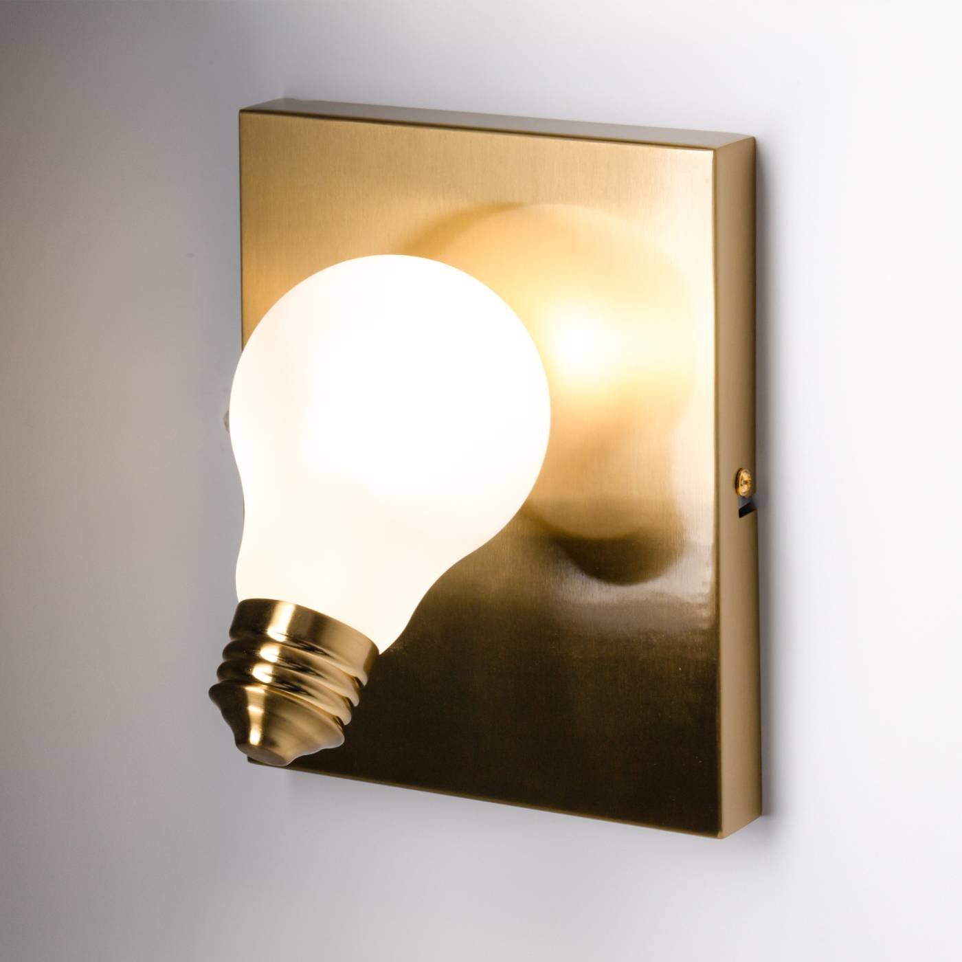 Настенное бра Freya Evidence FR5372WL-01BS