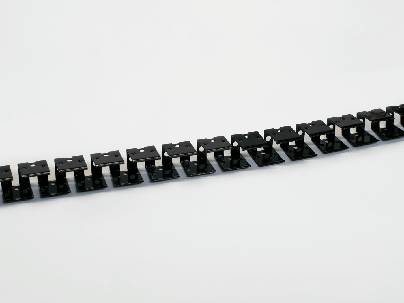 00-00032770 Гибкий крепеж для ленты, 5м, черный, MNT-1220-FLEX-BL, SWG PRO 00-00032770