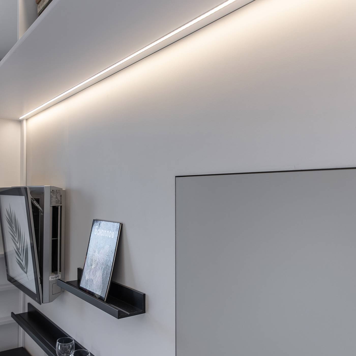 LED лента Elektrostandard Лента 12V Лента светодиодная 60Led 14,4W IP20 3300K теплый белый (5050 12V 60Led 14,4W IP20) a027839