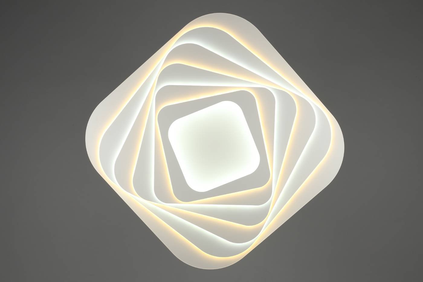 Потолочная люстра с пультом Verres Omnilux OML-07607-415