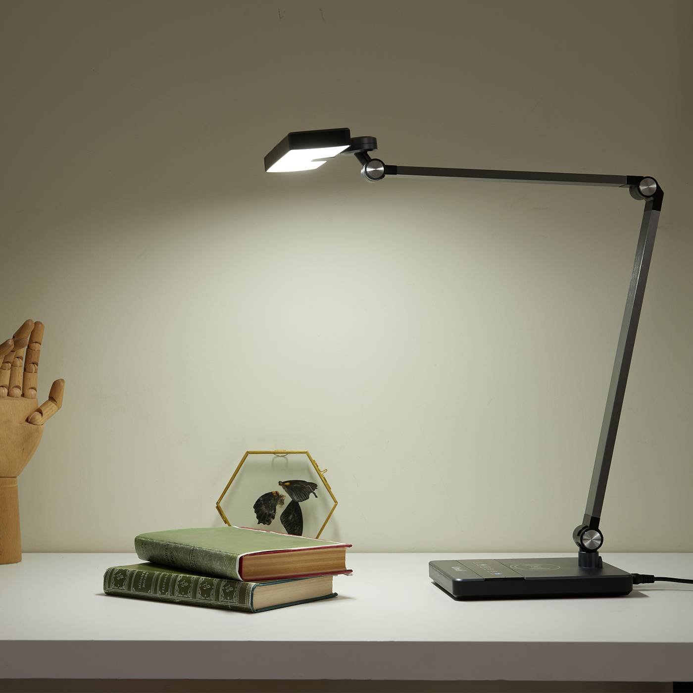 Настольная лампа Uniel ULM-D110 15W/3000-6500K/DIM BLACK