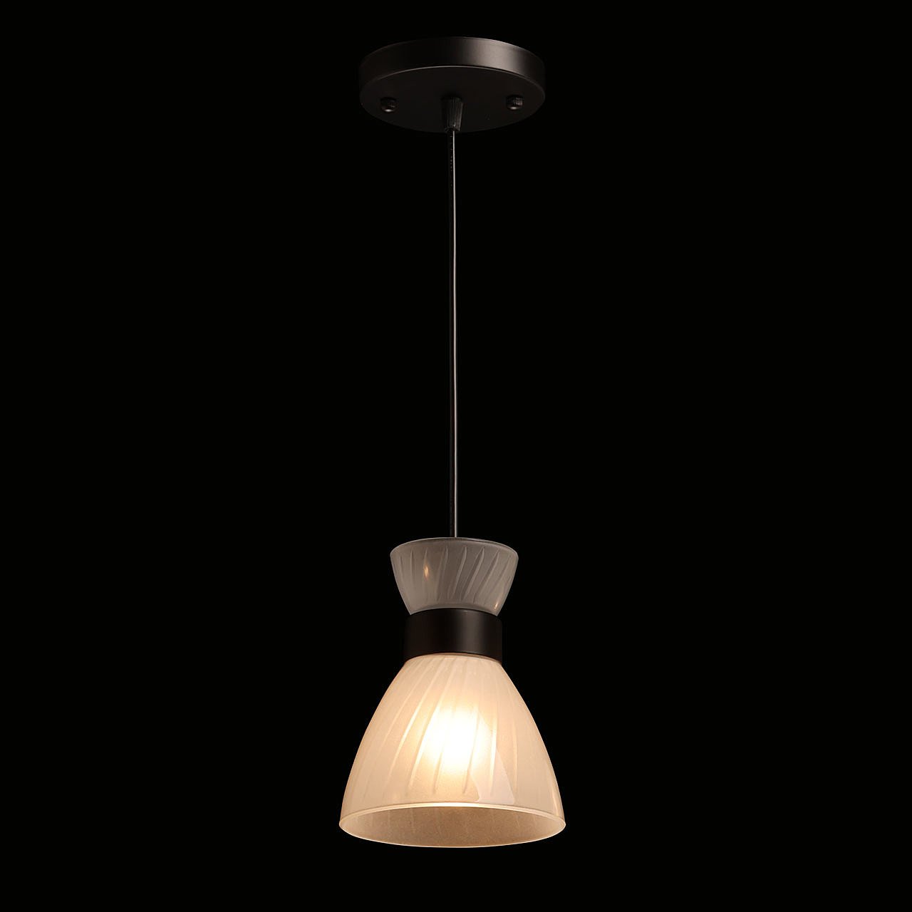 Светильник подвесной De Markt Лоск 107010501