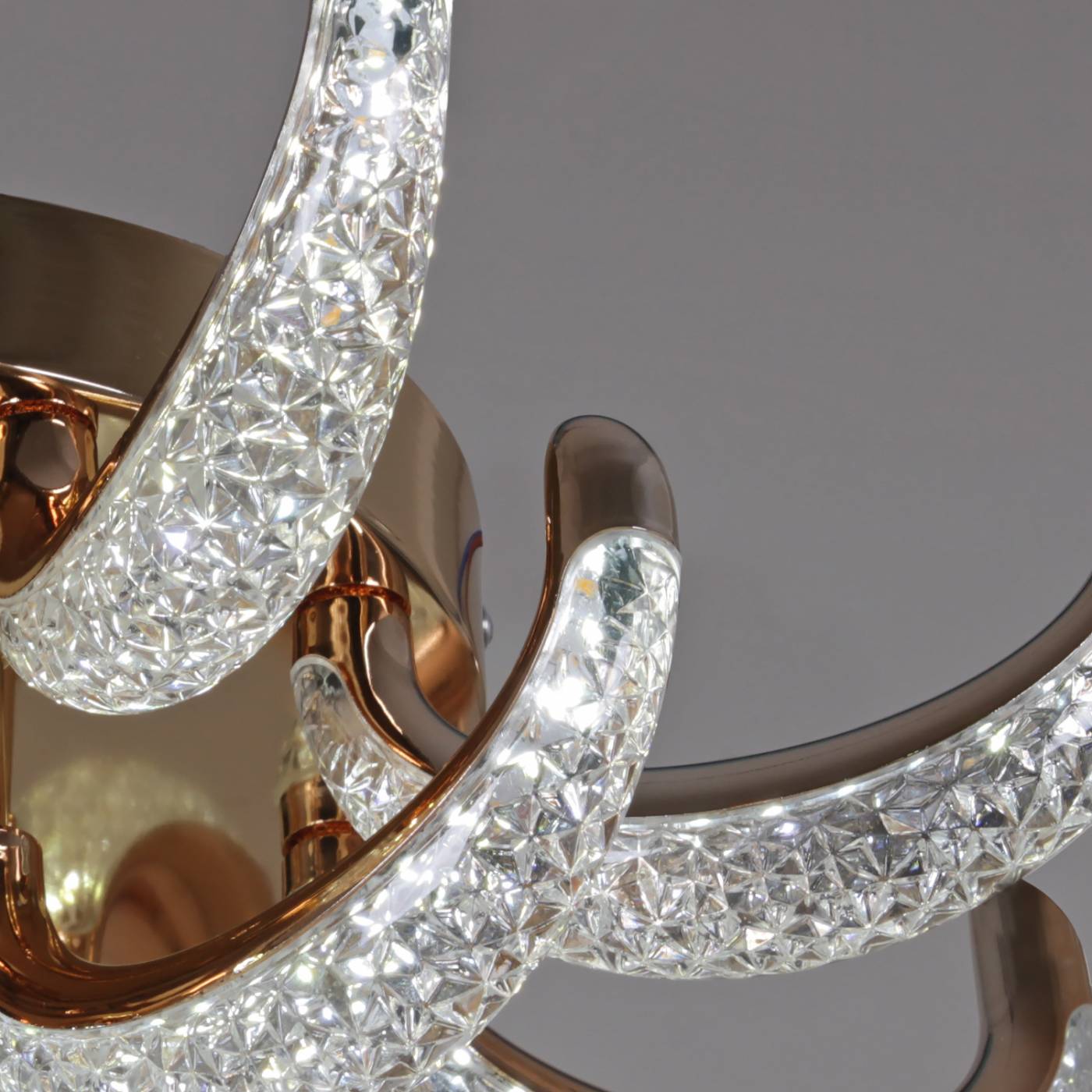 Потолочная люстра Reluce 60390-0.3-8+4 FG