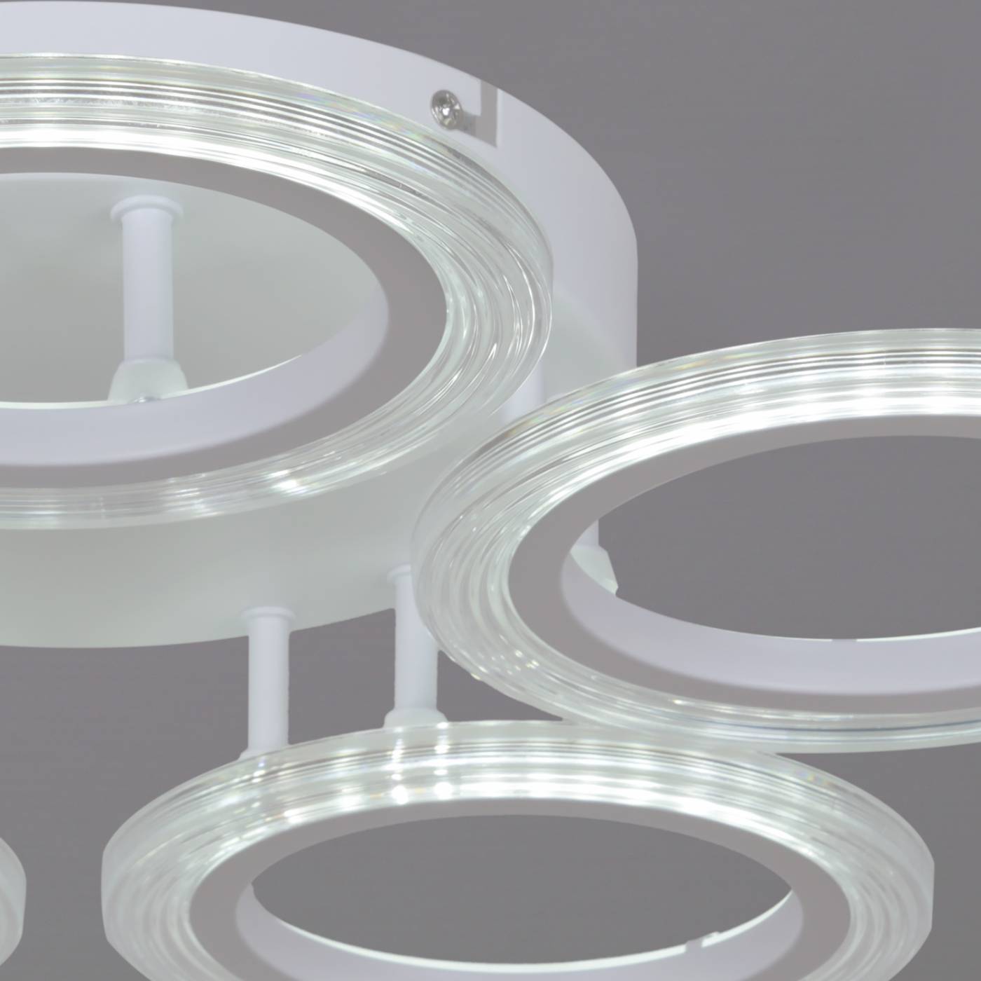 Потолочная люстра Reluce 09812-3.3-05A WH