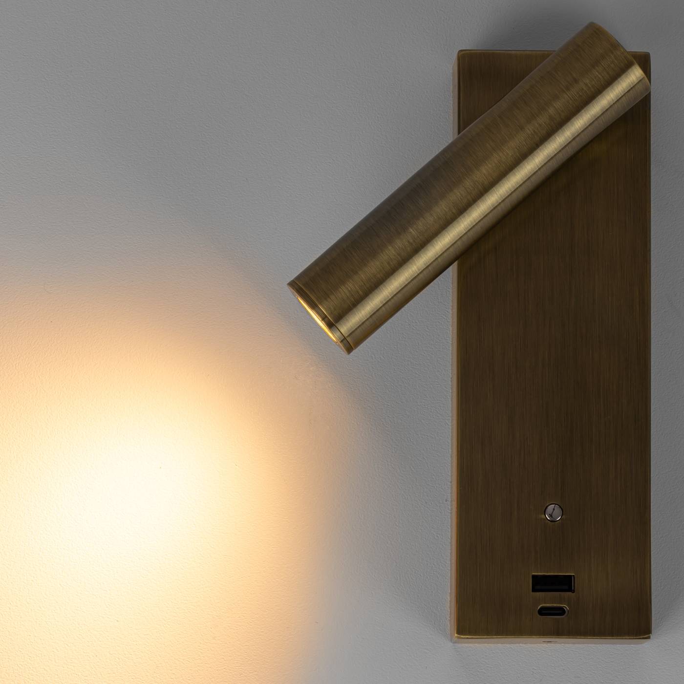 Настенный светильник Citilux Декарт CL704433