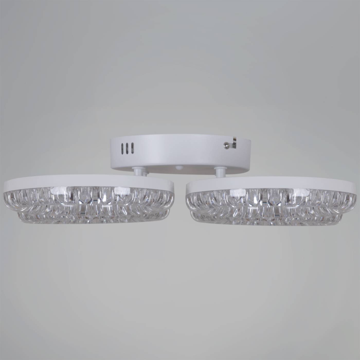 Потолочная люстра Reluce 09847-0.3-04A WH