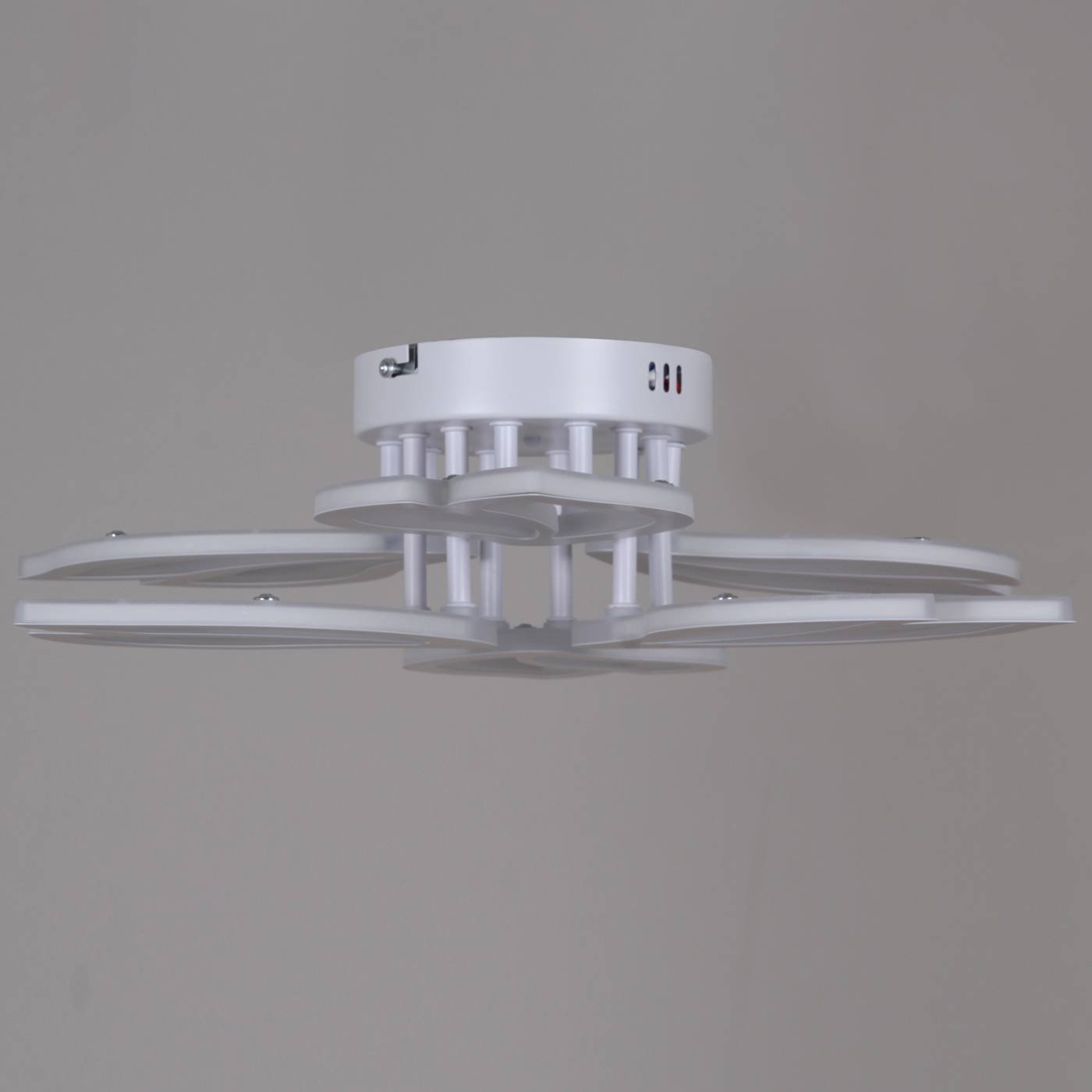 Потолочная люстра Reluce 00150-0.3-3+3 WH