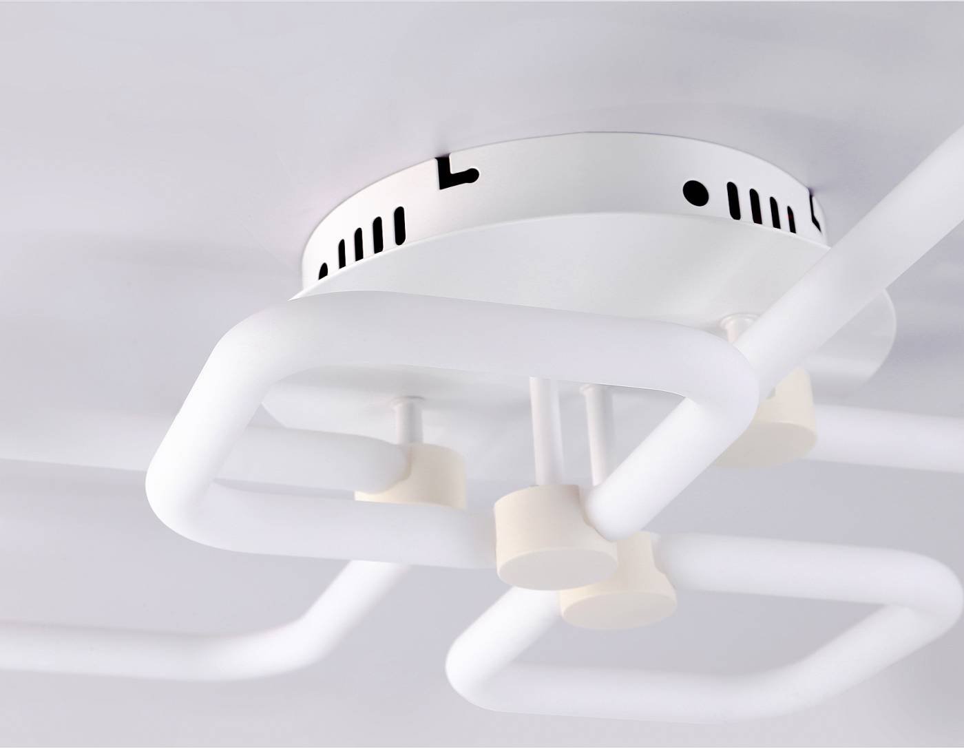 Потолочная люстра Ambrella Original FA3822