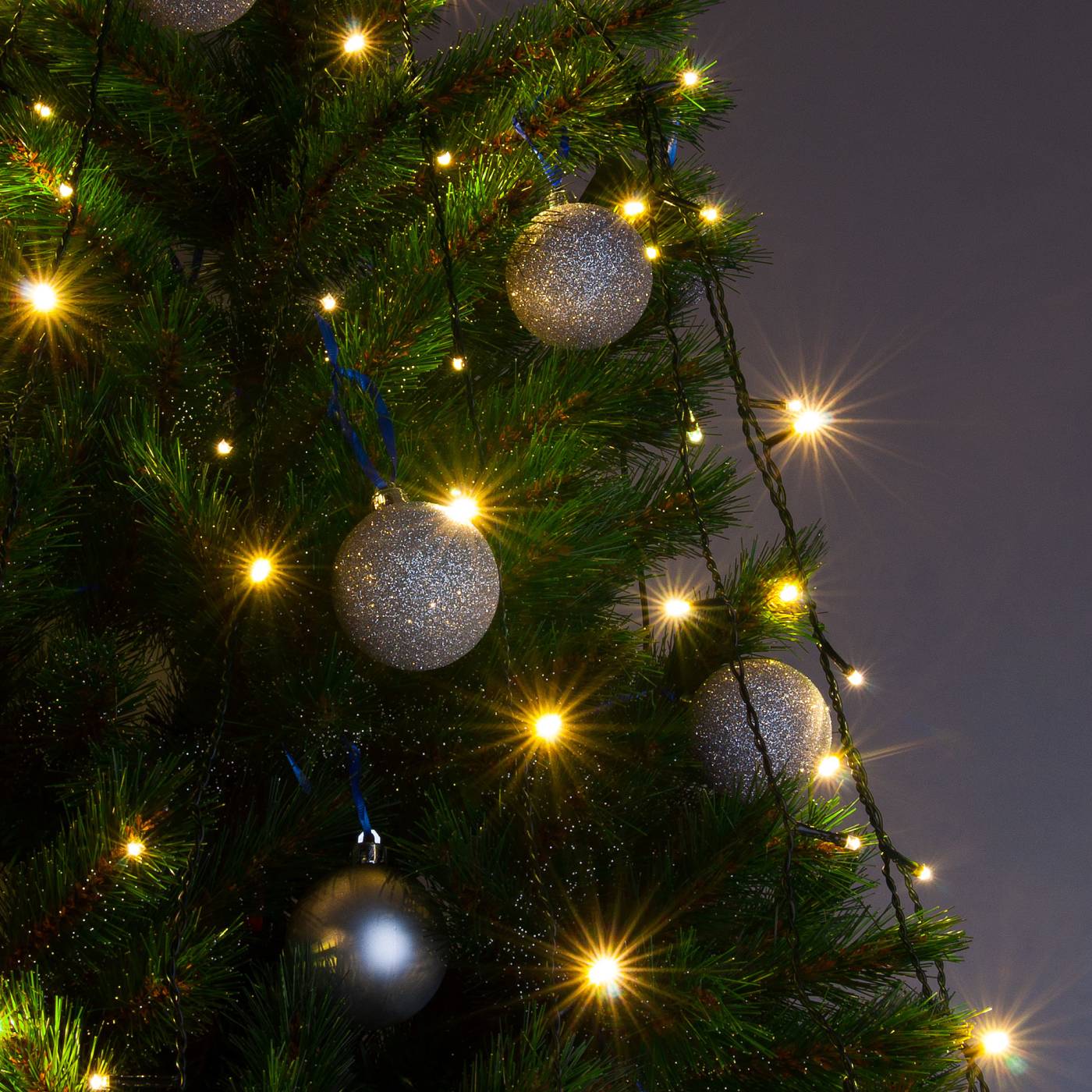 200-003 теплый белый 0,45*1,5м IP20 Гирлянда-дождь Eurosvet 200-003 200-003 теплый белый 0,45*1,5м IP20