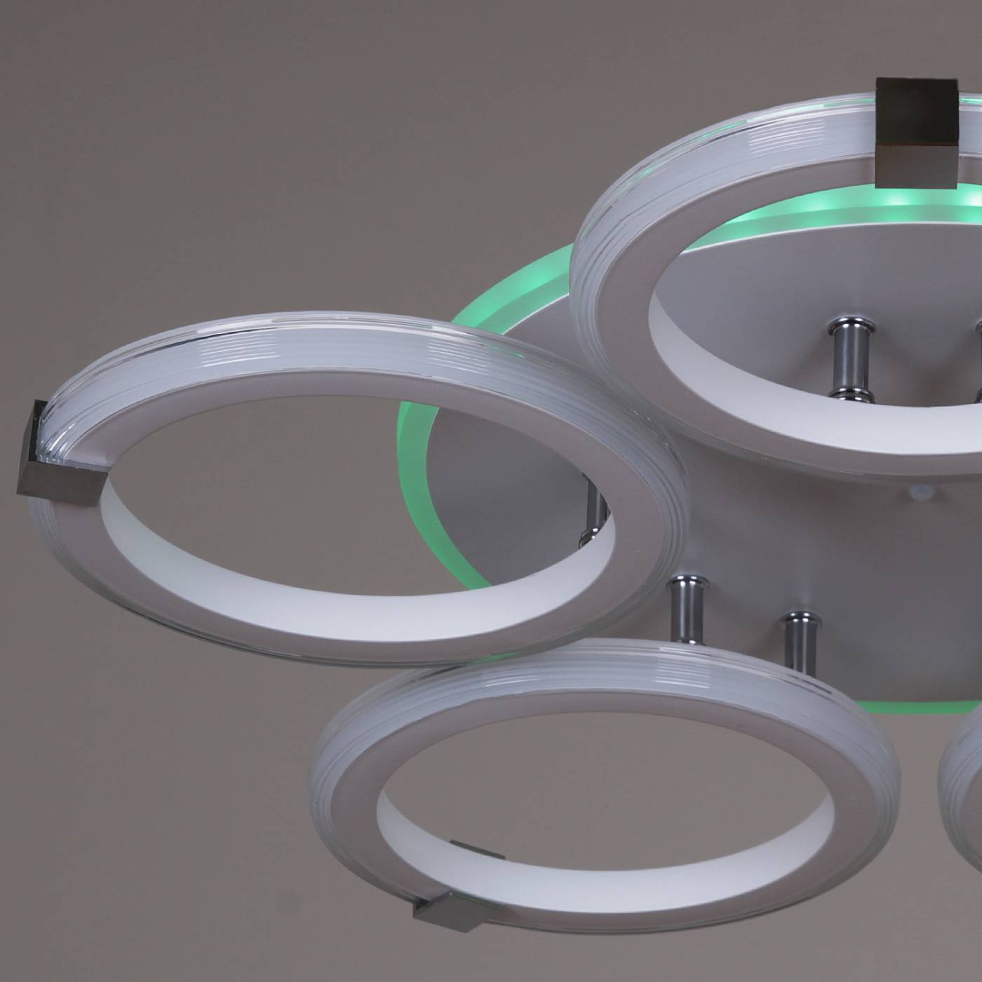 Потолочная люстра Reluce 06319-3.3-05 WH+CR (RGB)