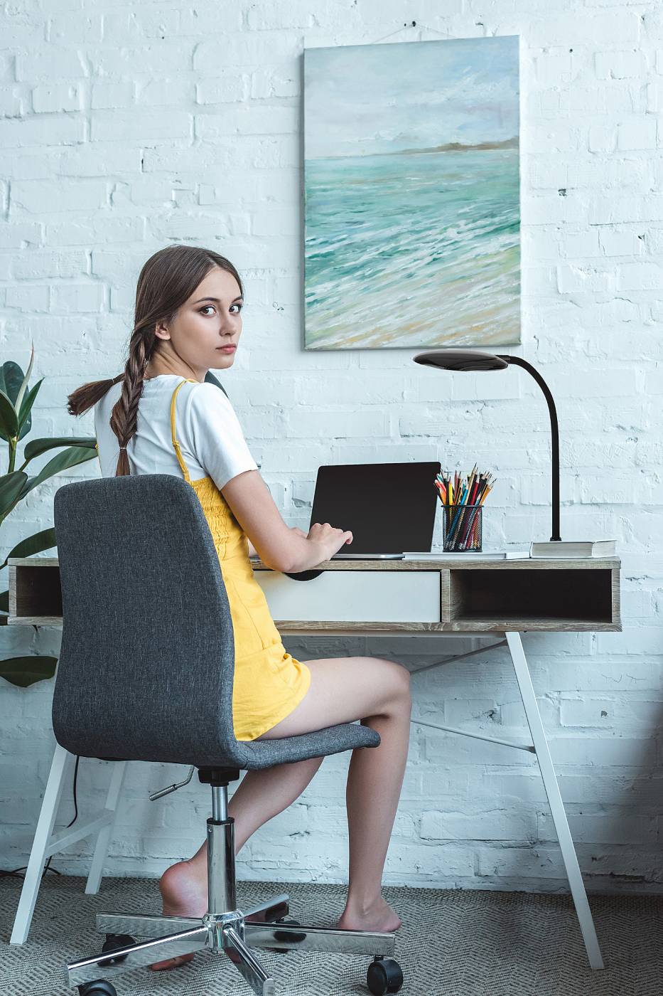 Офисная настольная лампа ЭРА NLED-453-9W-BK