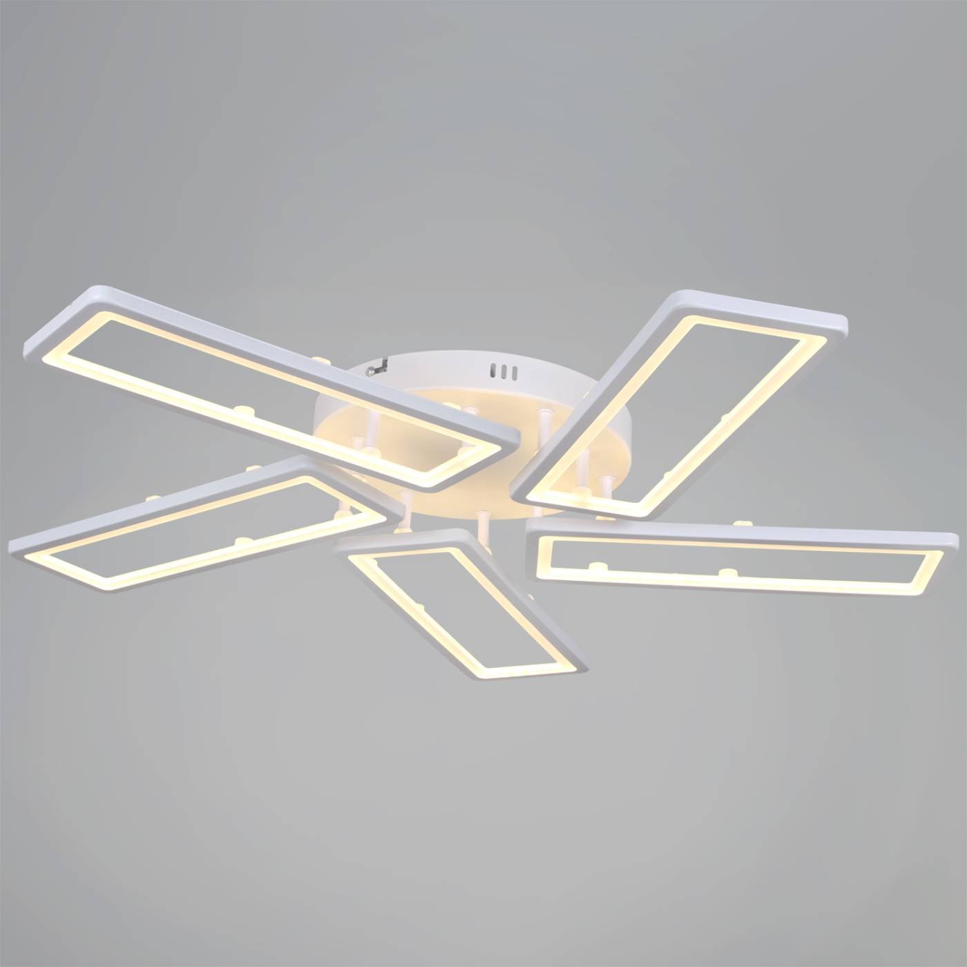 Потолочная люстра Reluce 03629-0.3-05B WH