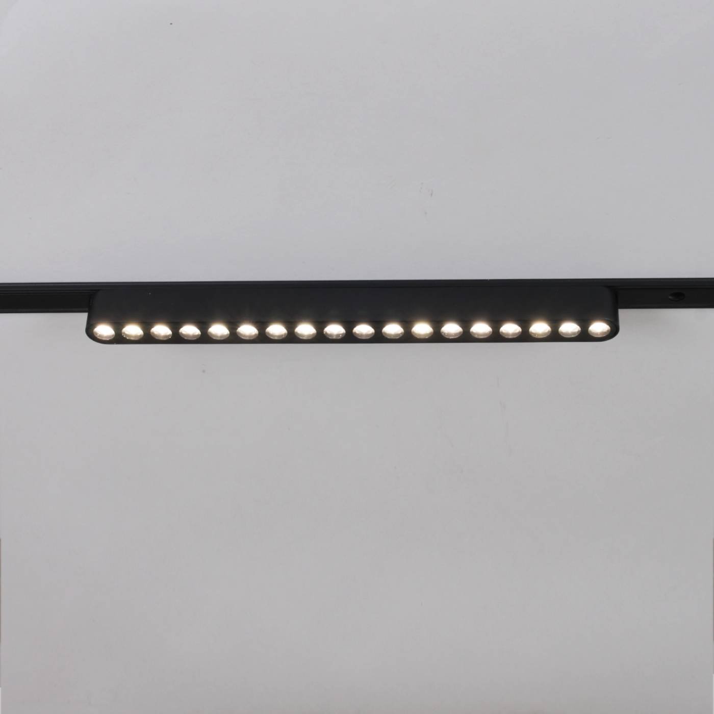 Трековый светильник Reluce 13002-9.3-001UR magnetic LED16W BK CCT+SMART