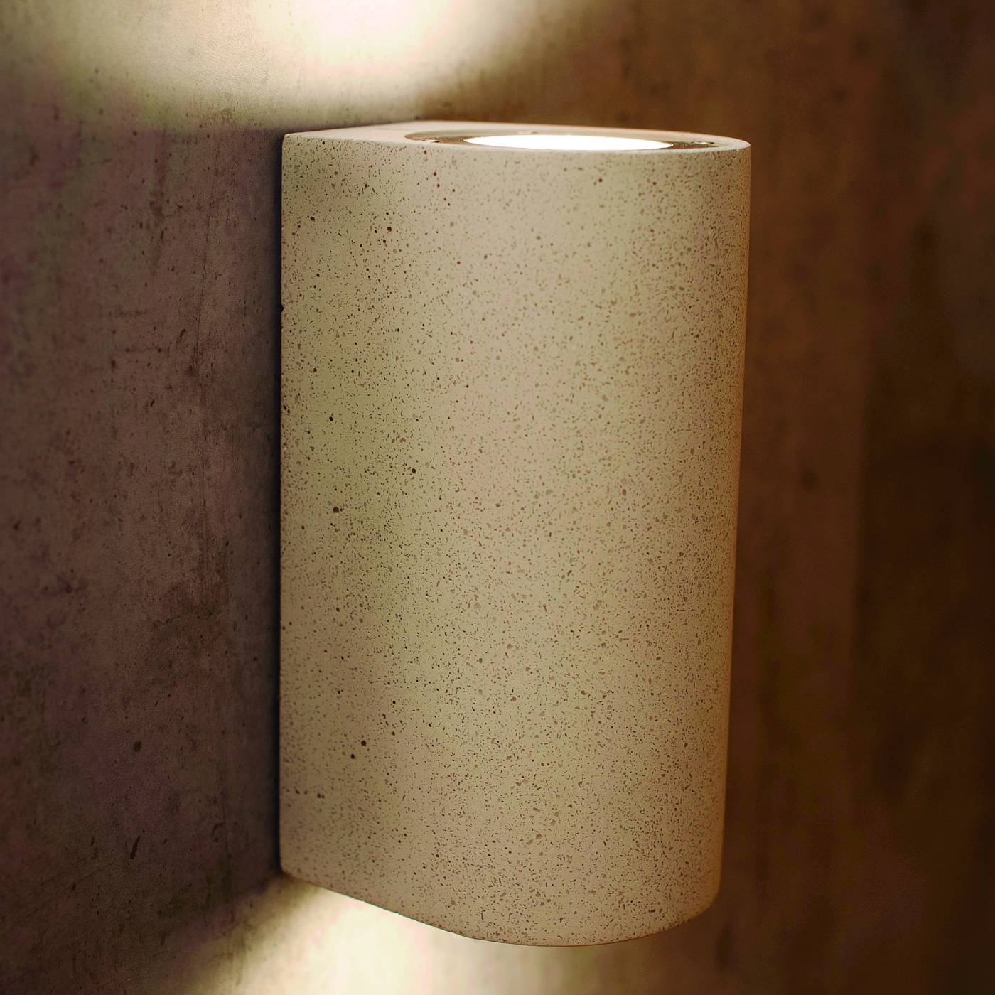 Уличный настенный светильник Mantra Levi 7180