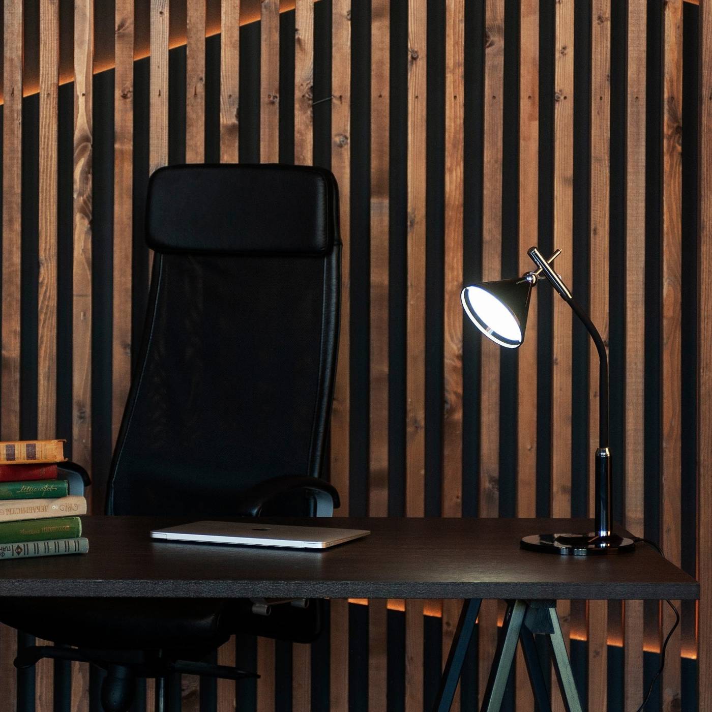 Настольная лампа Uniel TLD-569 Black/LED/400Lm/2700-5500K/Dimmer