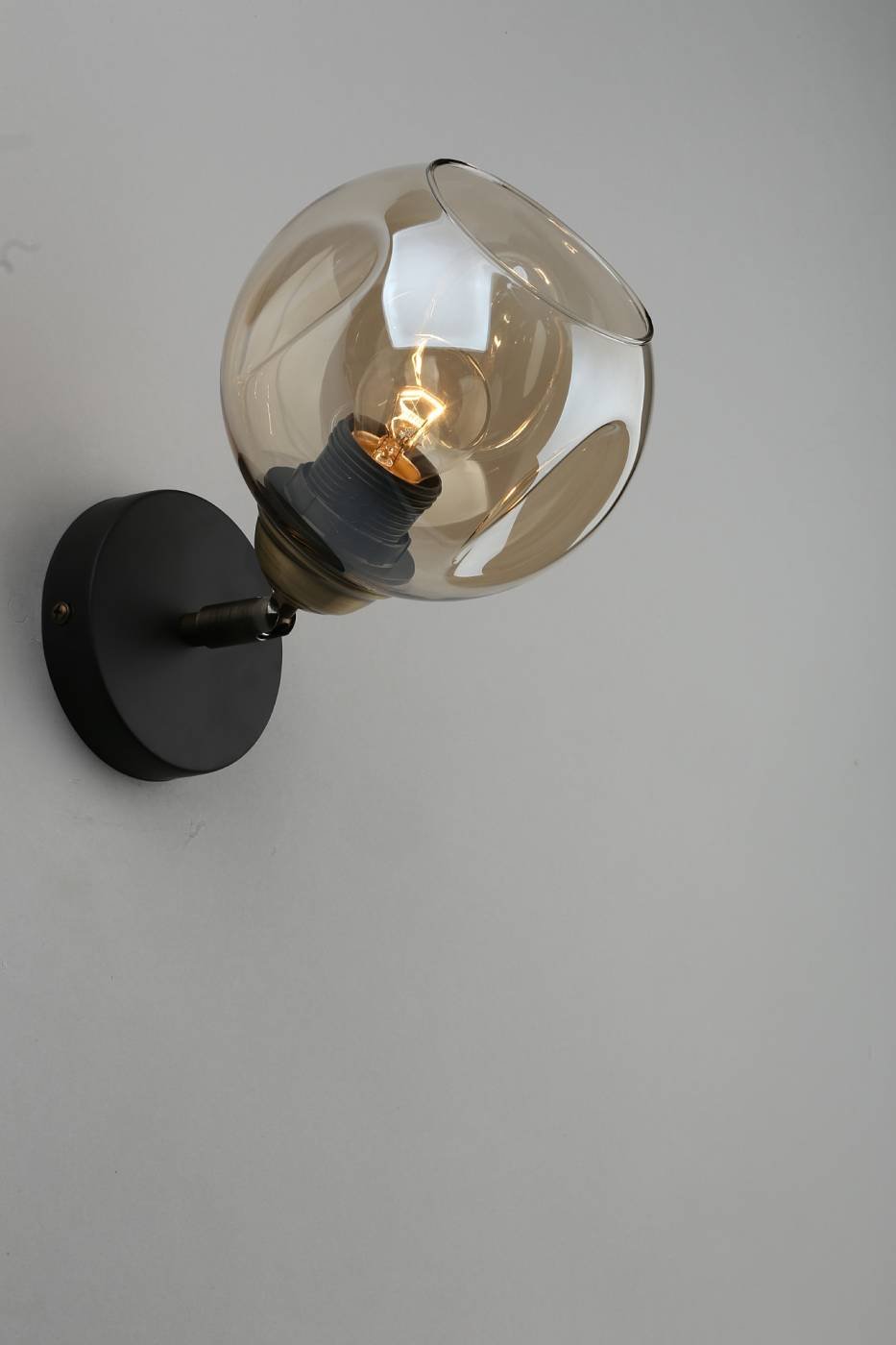 OML-93501-01 Настенное бра Omnilux Tuenno OML-93501-01