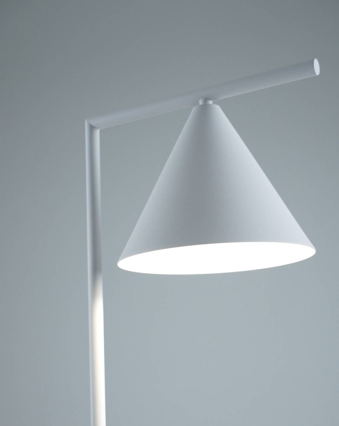 V11593-1F Торшер Moderli Omaha V11593-1F