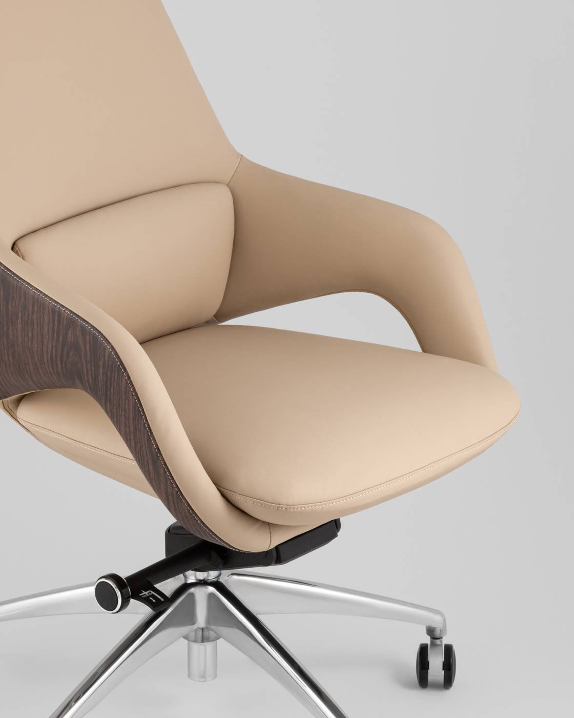 A666 2006-11 Кресло офисное Stool Group Reign A666 2006-11