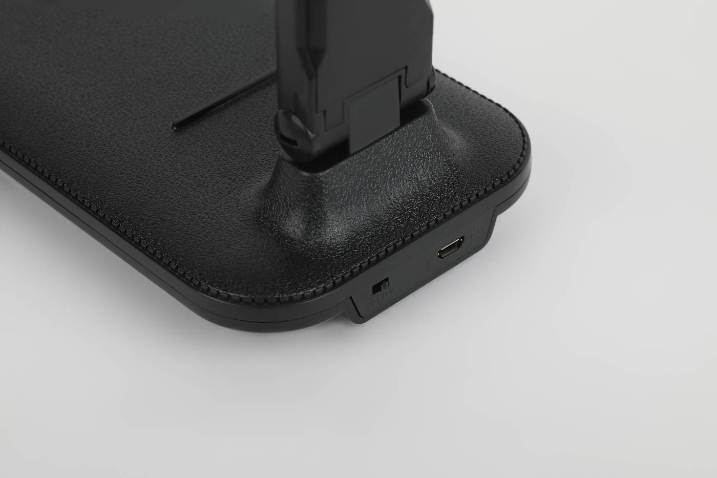 Настольная лампа ЭРА NLED-495 NLED-495-5W-BK