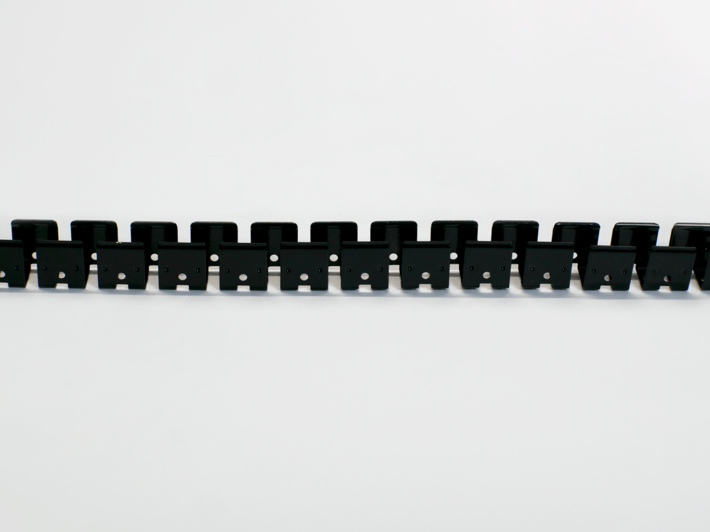 00-00032770 Гибкий крепеж для ленты, 5м, черный, MNT-1220-FLEX-BL, SWG PRO 00-00032770