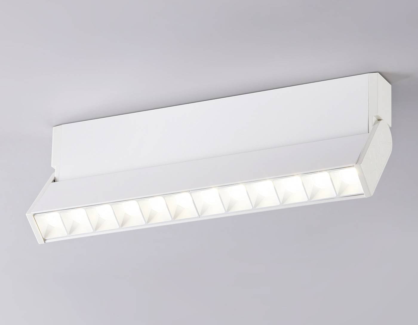 Светильник потолочный Ambrella Move TA1825