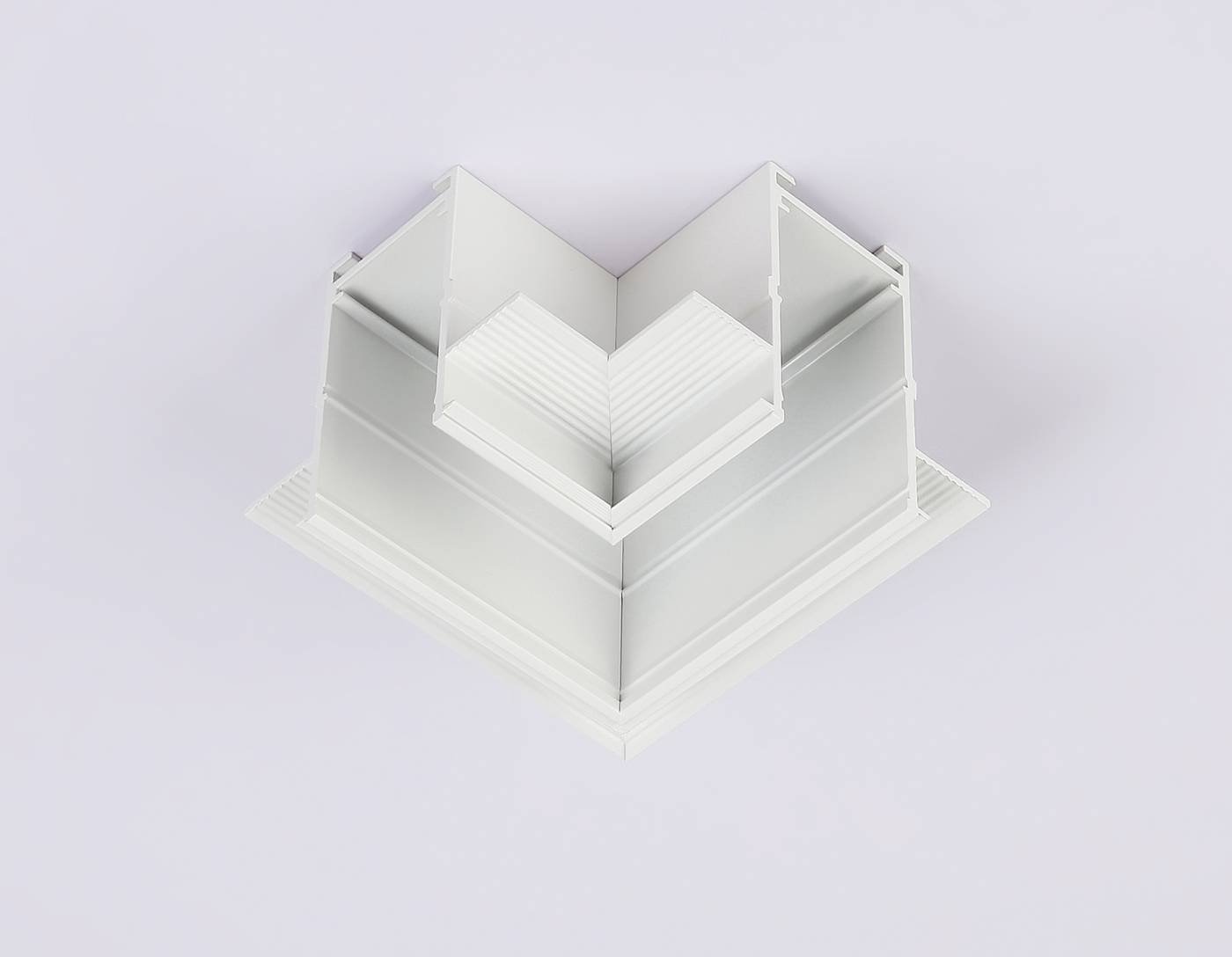 Коннектор угловой для встраиваемого шинопровода Ambrella Magnetic 220V GL1039