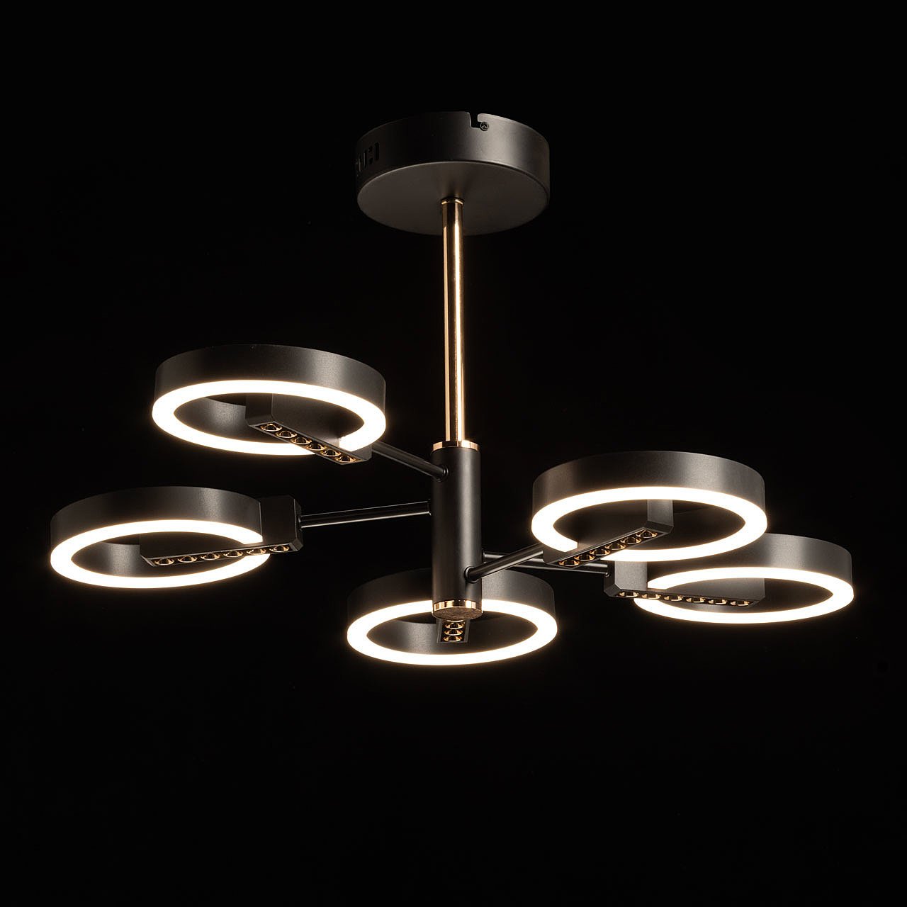 377013905 Потолочная люстра De Markt Драйв 377013905