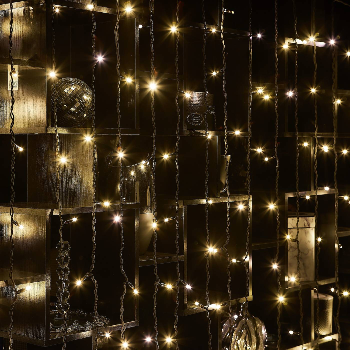 Занавес светодиодный с эффектом мерцания, 3х2м Uniel ULD-C2030-240/TBK WARM WHITE IP67