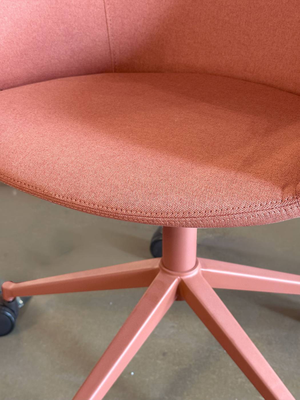 Кресло офисное Delight Collection Rio Rio Office Leg Armchair