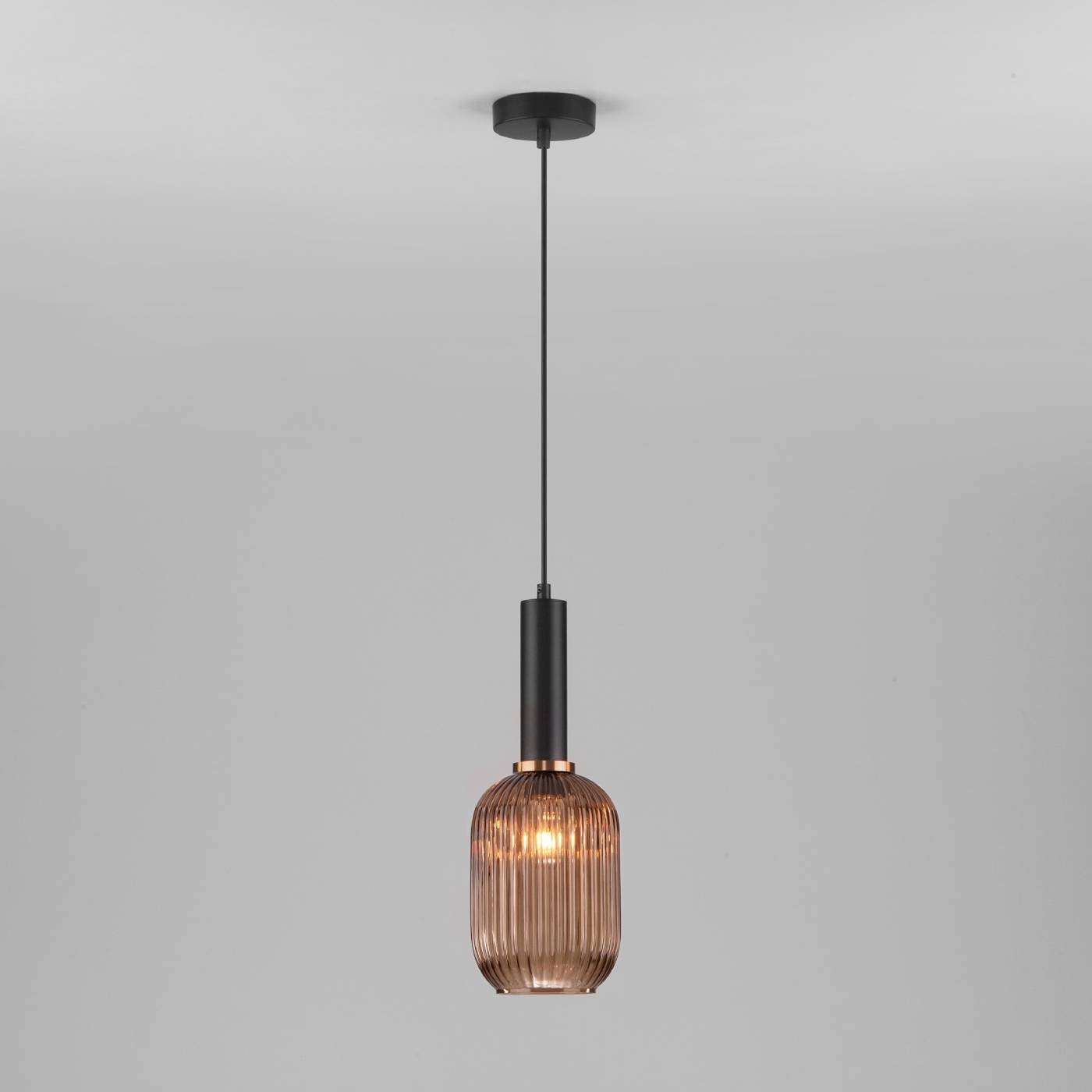 50181/1 янтарь Светильник подвесной Eurosvet Bravo 50181/1 янтарь