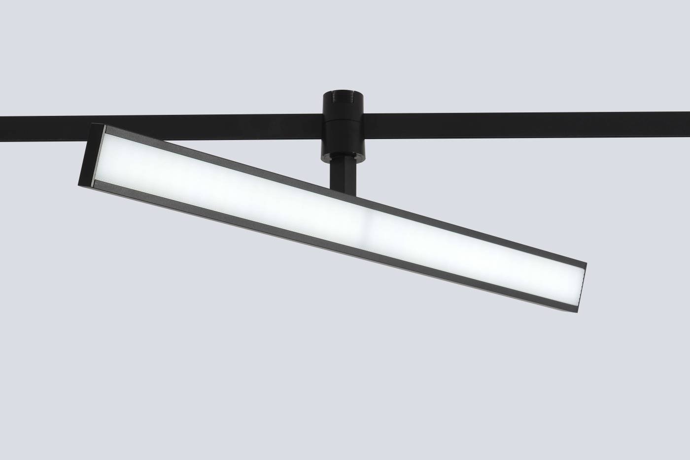 Трековый светильник Crystal Lux Trace 48v CLT 0.37 001 18W BL SMART