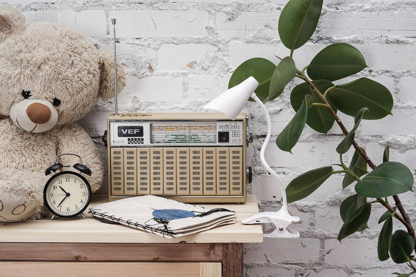 Настольная лампа Uniel TLD-560 White/LED/280Lm/5000K/Dimmer