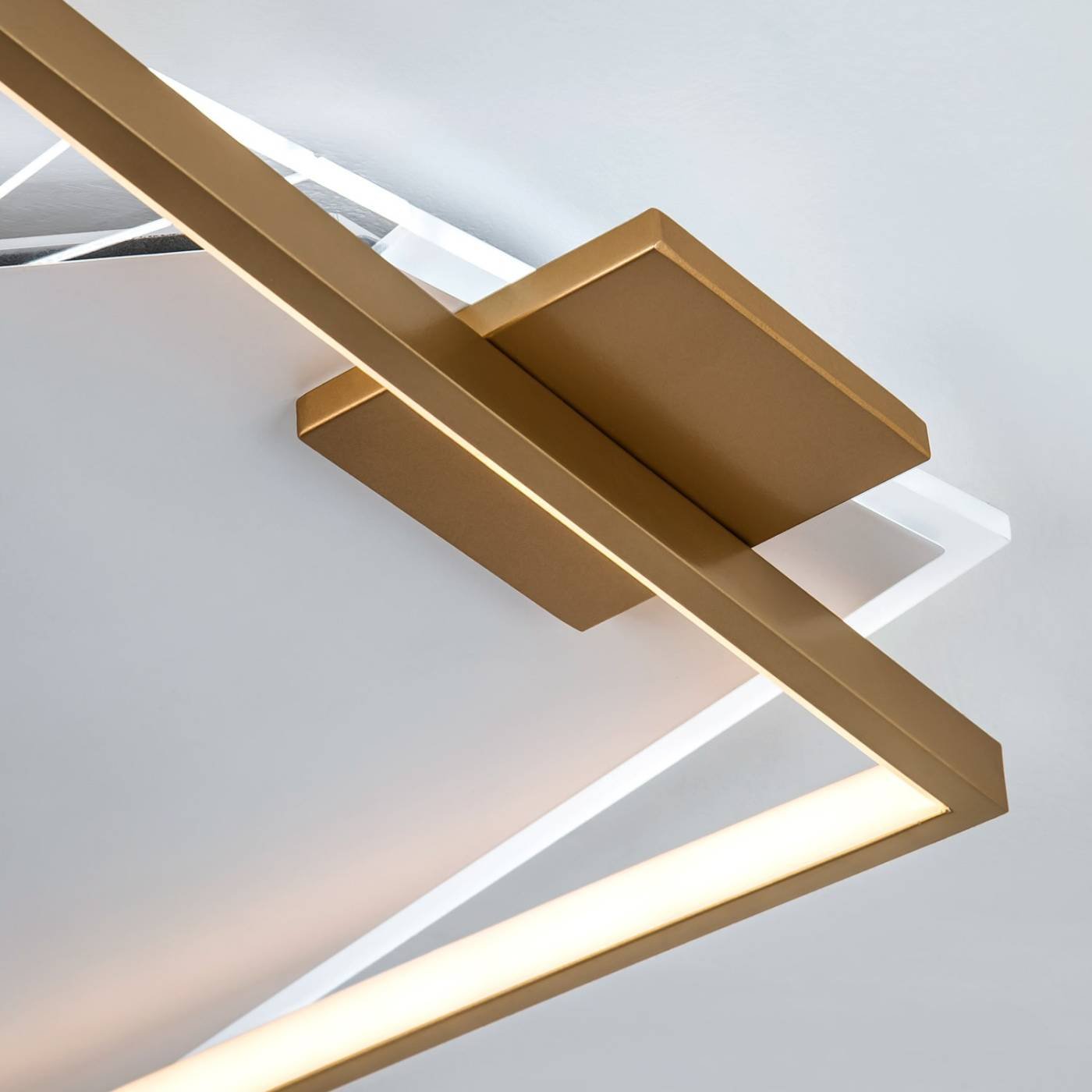 Потолочная люстра L LED4U L1039-500 GD