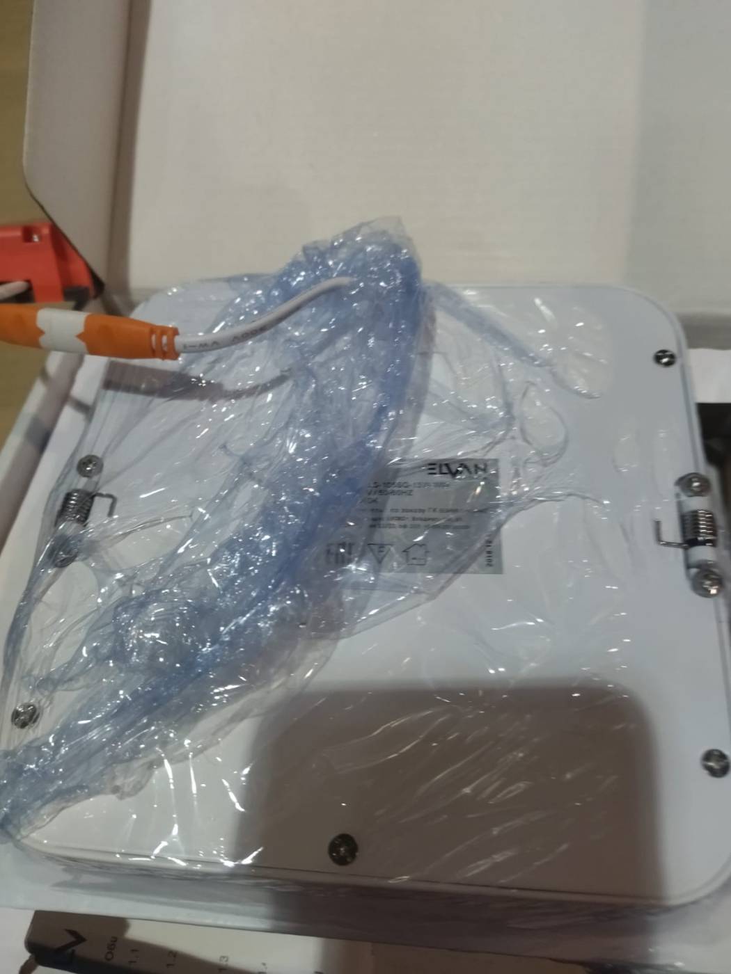 VLS-105SQ-15W-WW-Wh Встраиваемый светильник Elvan 105 VLS-105SQ-15W-WW-Wh