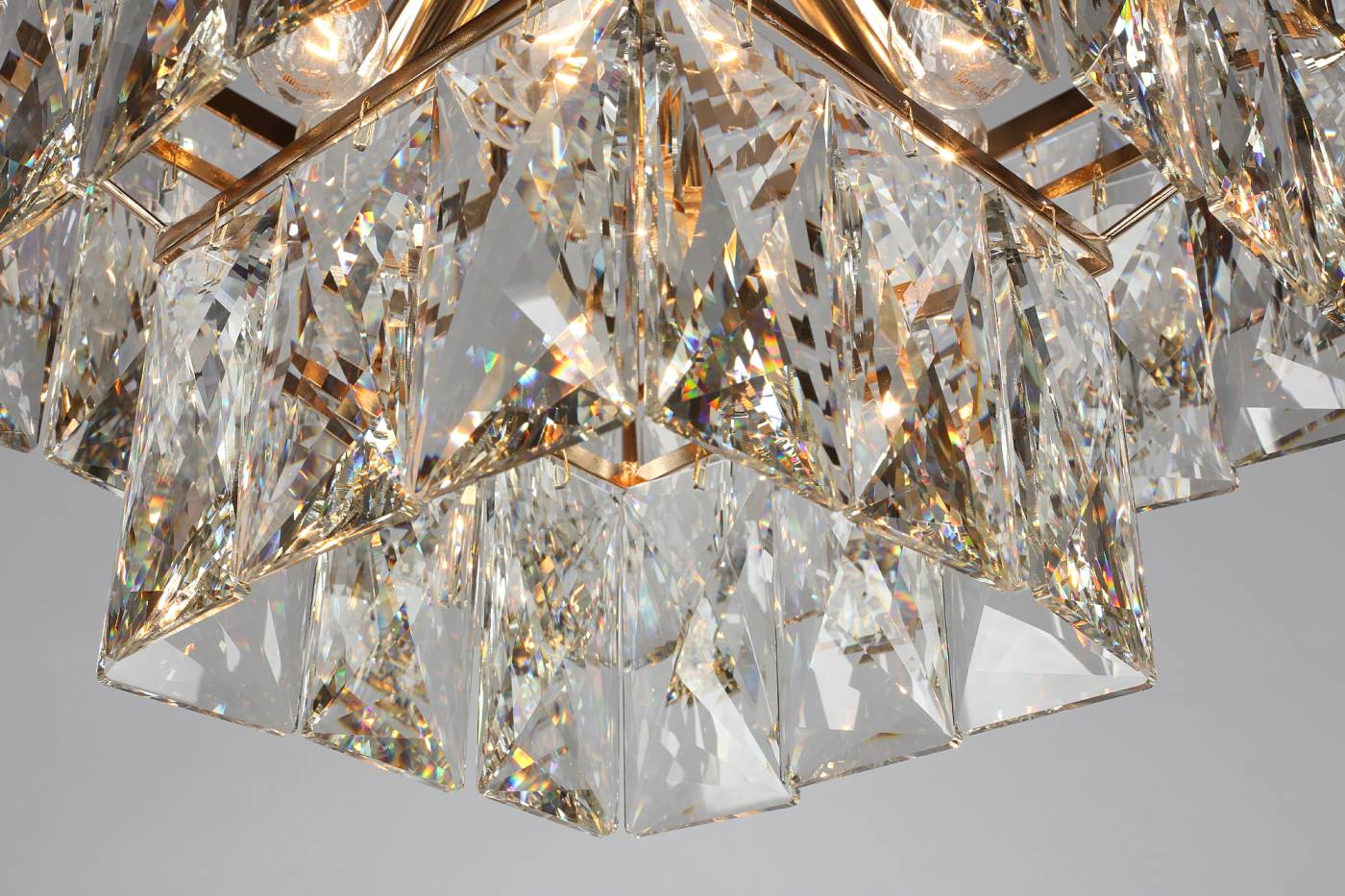 Подвесная хрустальная люстра Arenella Omnilux OML-72603-08