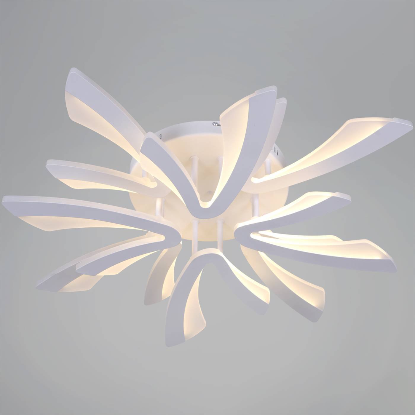 Потолочная люстра Reluce 59090-0.3-4+4 WH