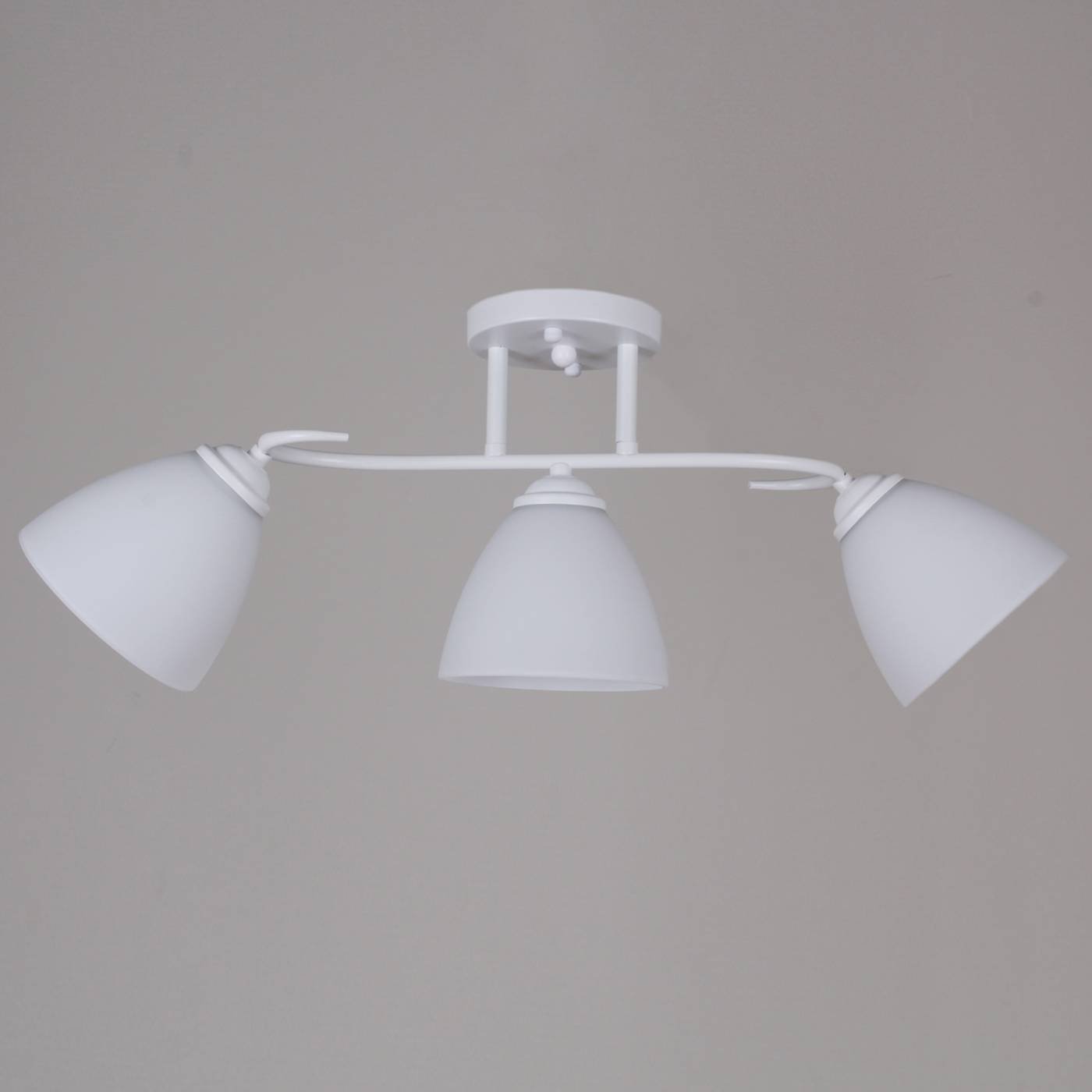 Потолочная люстра Reluce 44560-0.3-03 WH