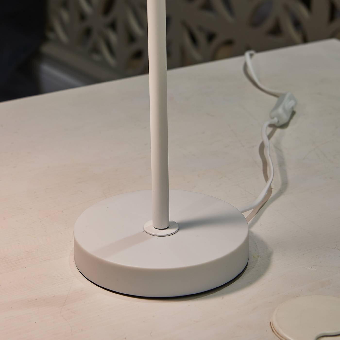 UML-B701 E27 WHITE Настольная лампа Uniel UML-B701 E27 WHITE