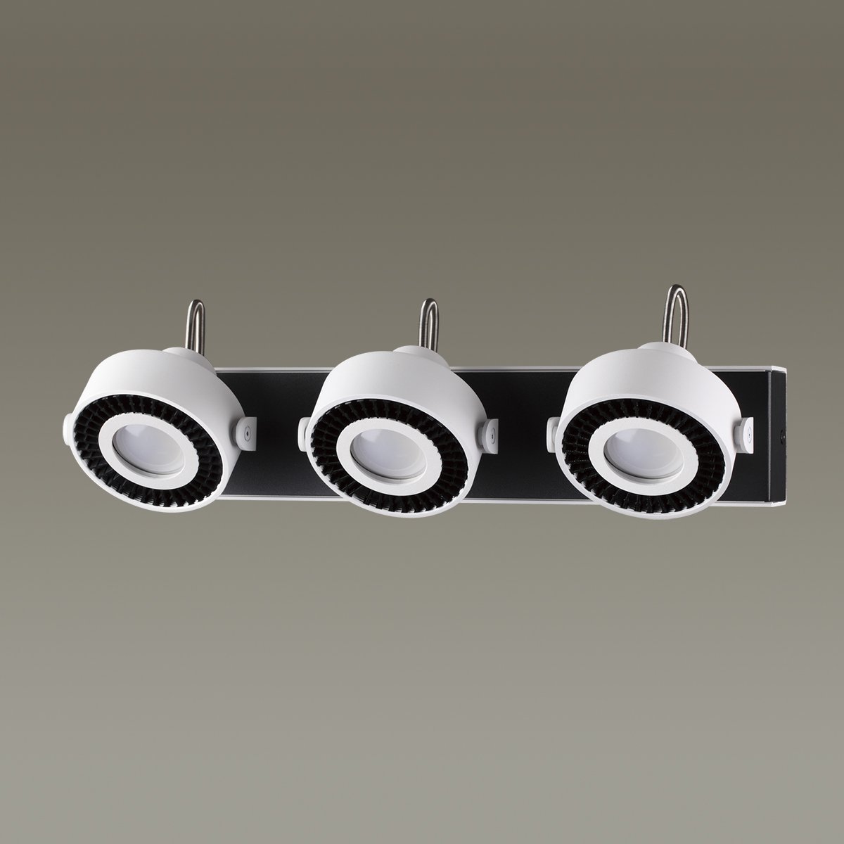 Светильник спот Odeon Light Satelium 3490/3W