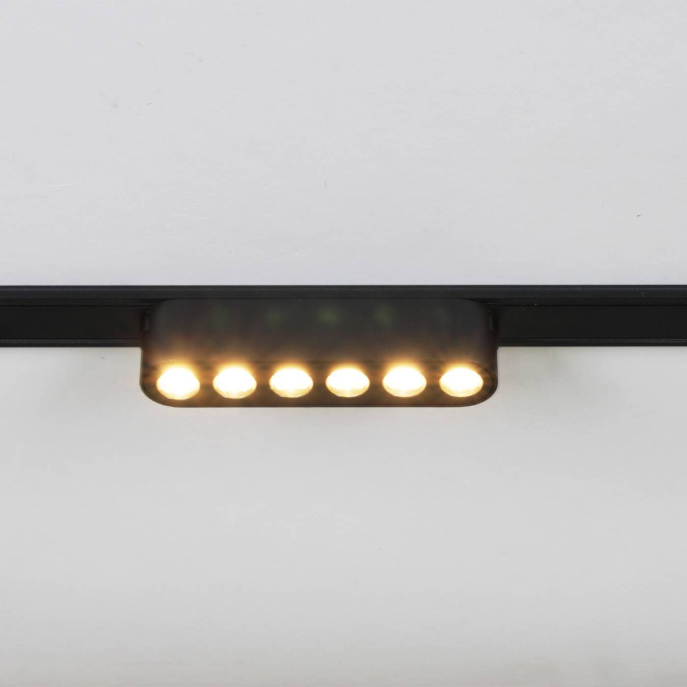 Трековый светильник Reluce 13002-9.3-001UR magnetic LED6W BK CCT+SMART