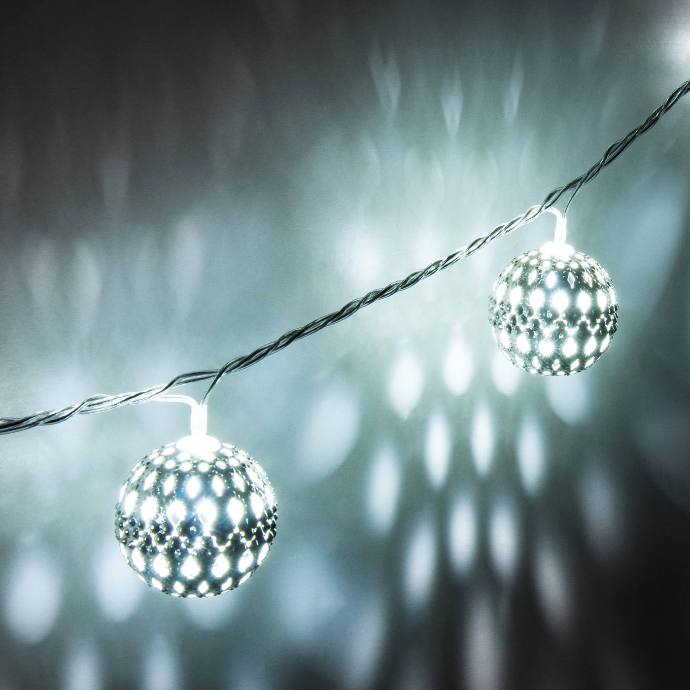 400-003 хром/белый с эффектом мерцания 2,8м IP20 Гирлянда Eurosvet 400-003 400-003 хром/белый с эффектом мерцания 2,8м IP20