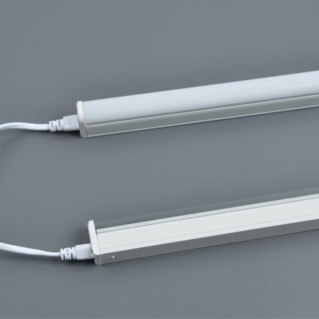 UCX-PP3/L10-080 WHITE 1 POLYBAG Провод для соединения светильников для растений ULI-P. 80 см Uniel UCX-PP3/L10-080 WHITE 1 POLYBAG