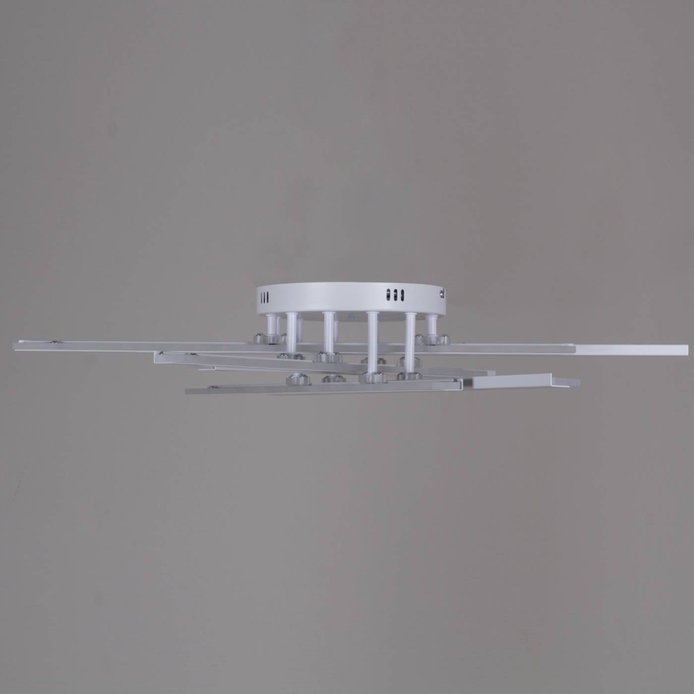 Потолочная люстра Reluce 16090-0.3-06 BK/WH