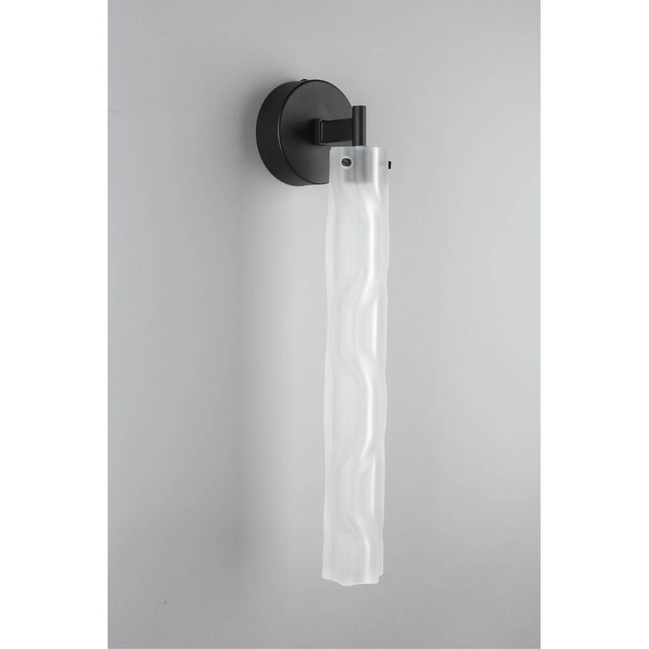 Настенное бра Aployt Dzhosi APL.326.01.01