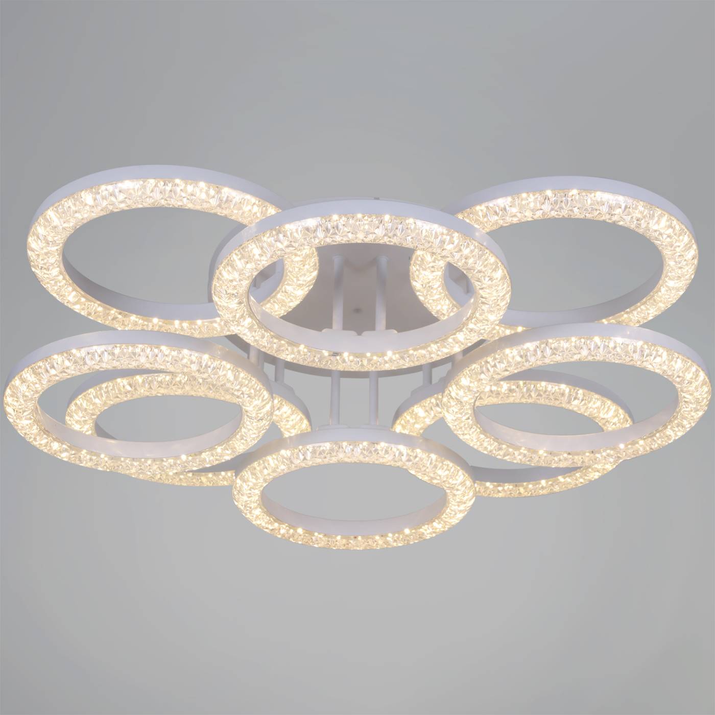 Потолочная люстра Reluce 67120-0.3-4+4C WH