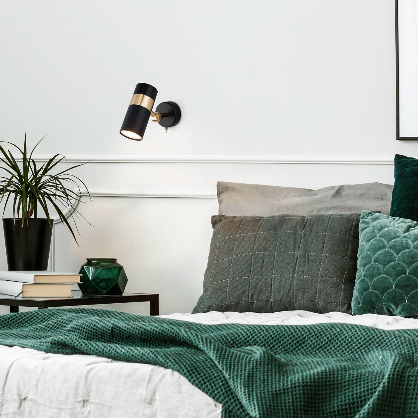 Светильник спот Eurosvet Viero 20096/1 черный/золото